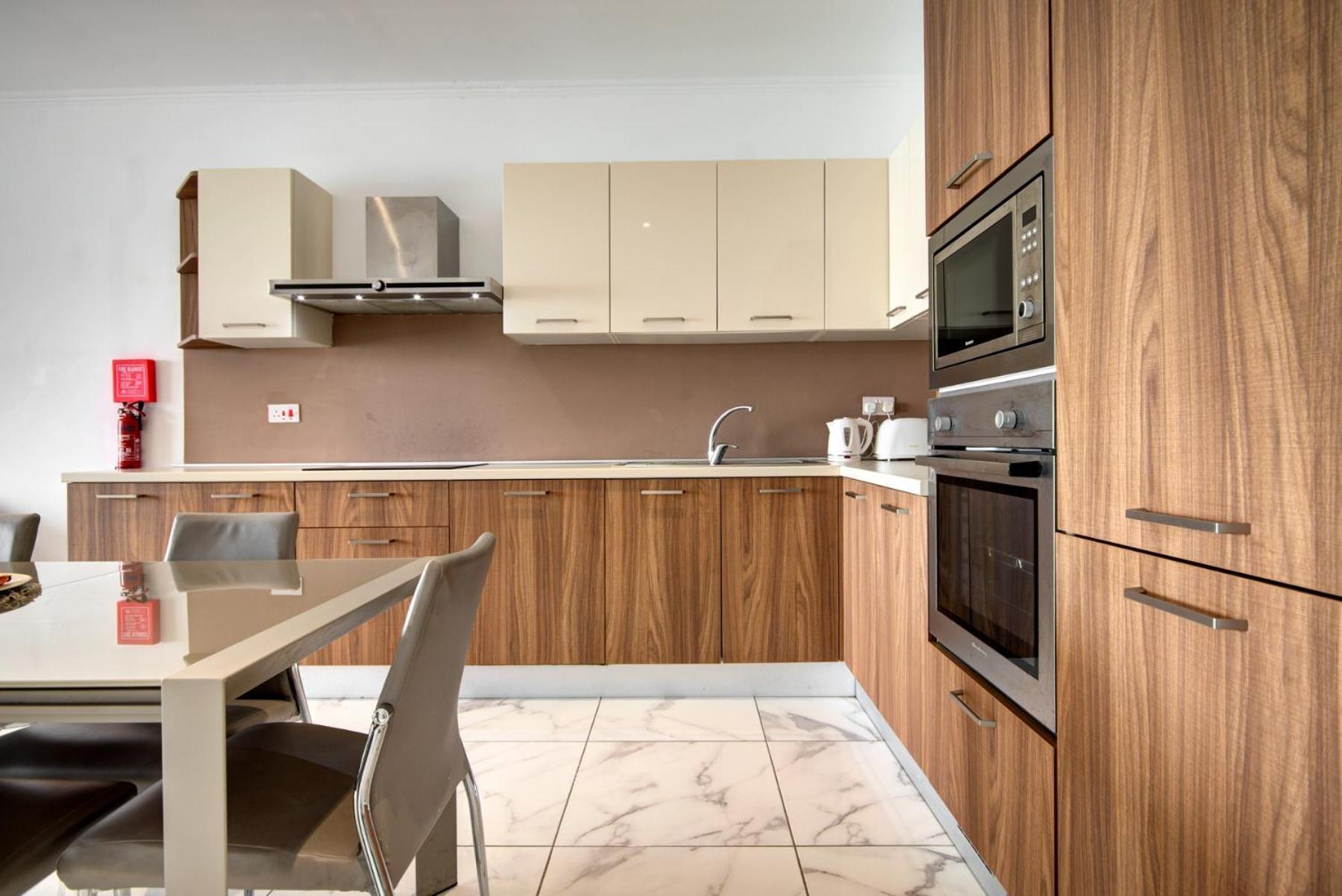 Malta'S Beachfront Apartment In Mellieħa Exterior foto